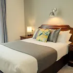 Arden House 4*