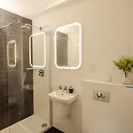 Arden House 4*