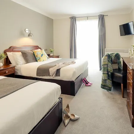 Arden House 4*