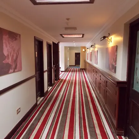 לינה וארוחת בוקר Arden House 4*