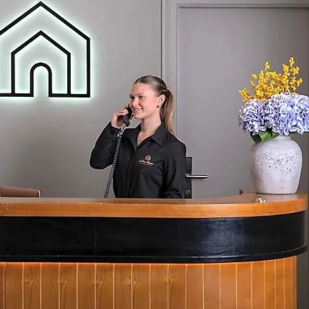 Arden House 4*